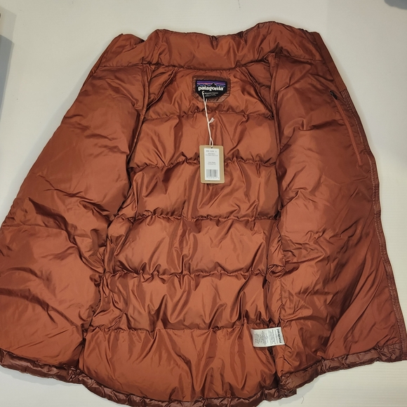 Womens' BNWT Patagonia Raven Rocks Puffer, Size Small, Burnished Red - Picture 2 of 6
